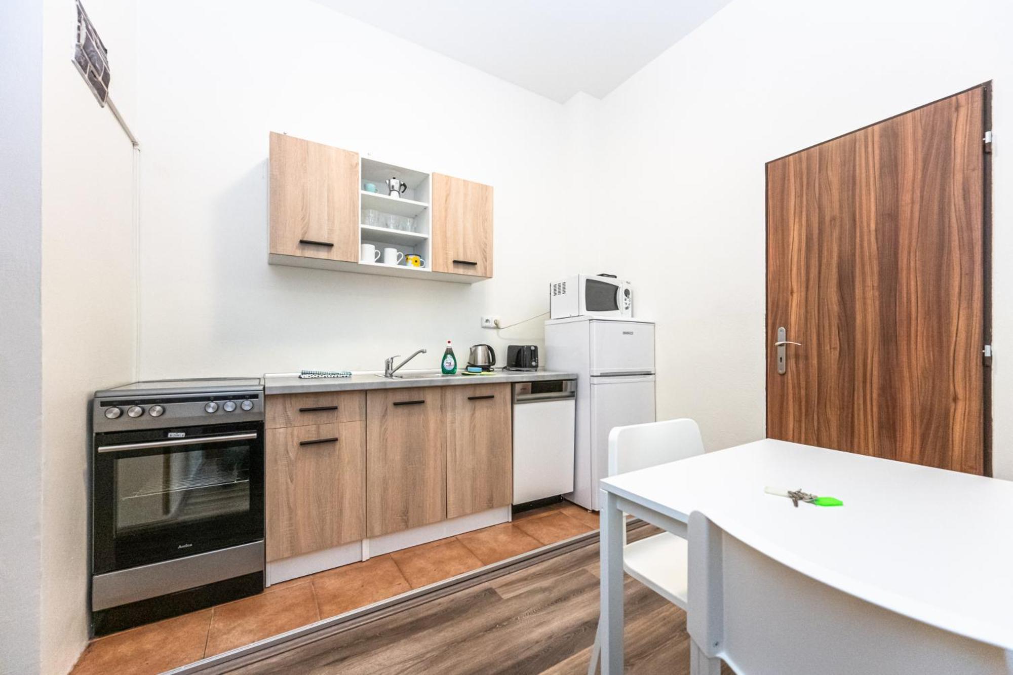Apartments Kamenicka 23 Prague Exterior photo