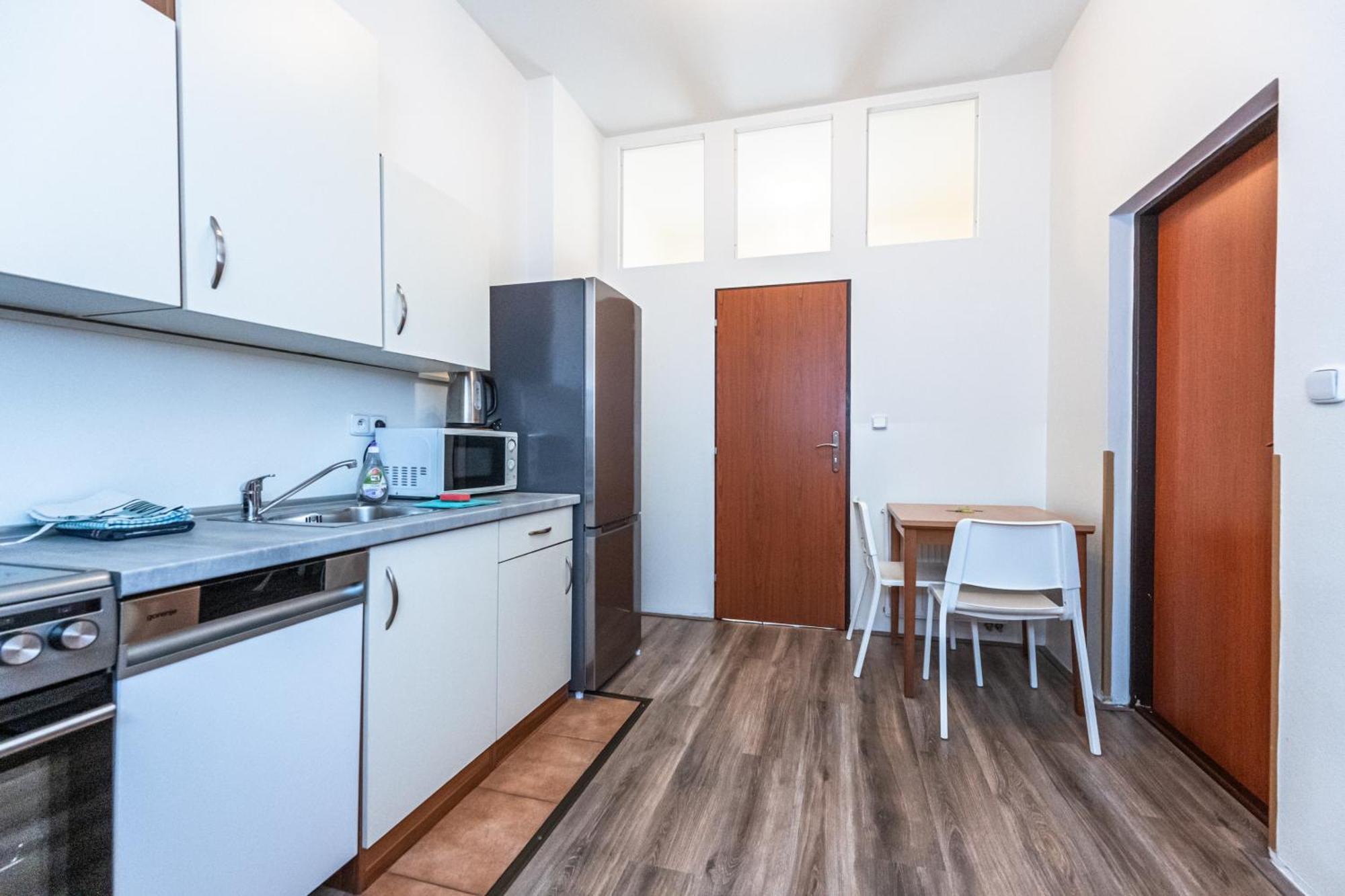 Apartments Kamenicka 23 Prague Exterior photo